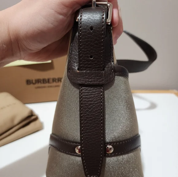 ❌️SOLD❌️Burberry Vintage Small Shoulder Bag - Picture 12 of 13